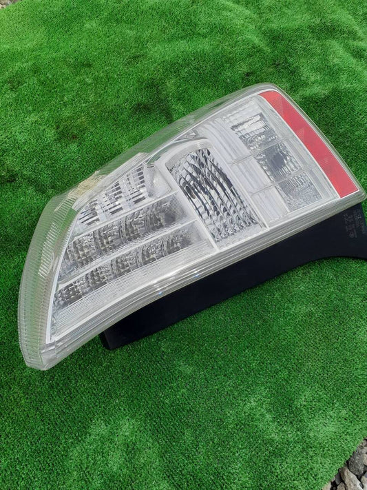 ヘッドライト　トヨタ　左　割れあり　（中古）