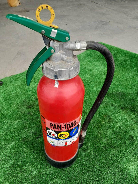 自動車用消火器　PAN-10AG　使用期限2025年 (中古)