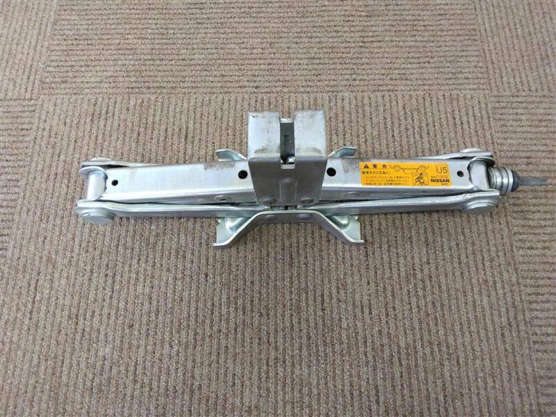 ジャッキ　工具付き　日産　U5　1.15トン（中古）