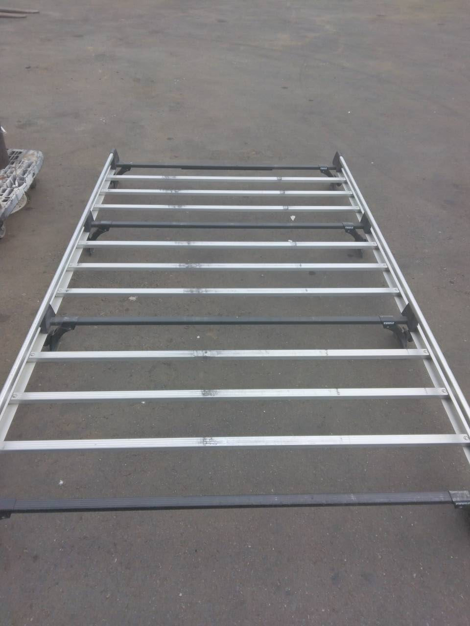 ルーフキャリア　THULE　KDH201から取り外し（中古）