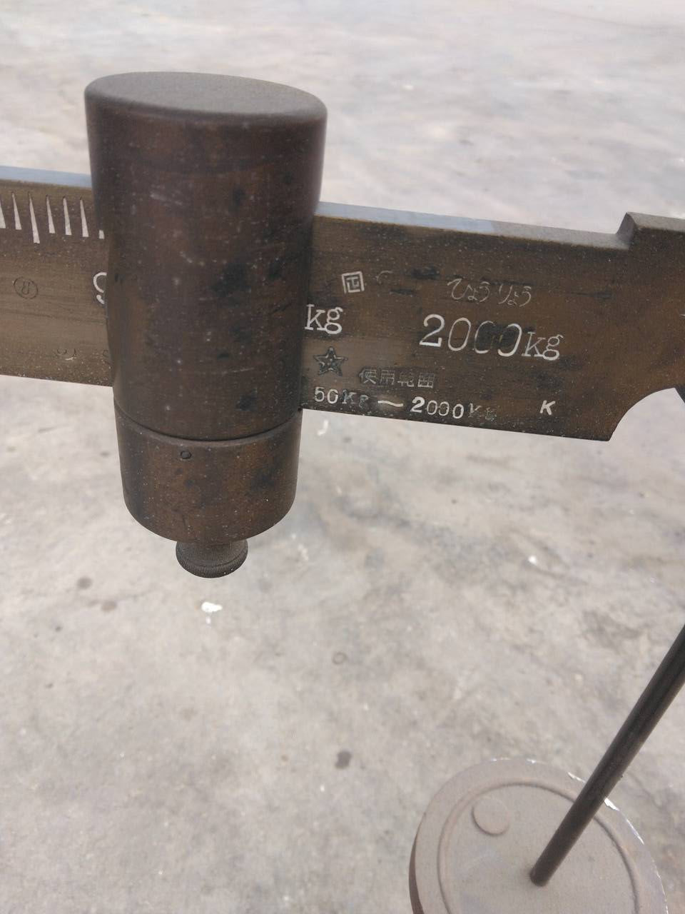 台秤　メーカー不明　縦140㎝　横90㎝　高さ140㎝　（中古）