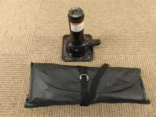 ジャッキ　工具付き　トヨタ　2トン（中古）