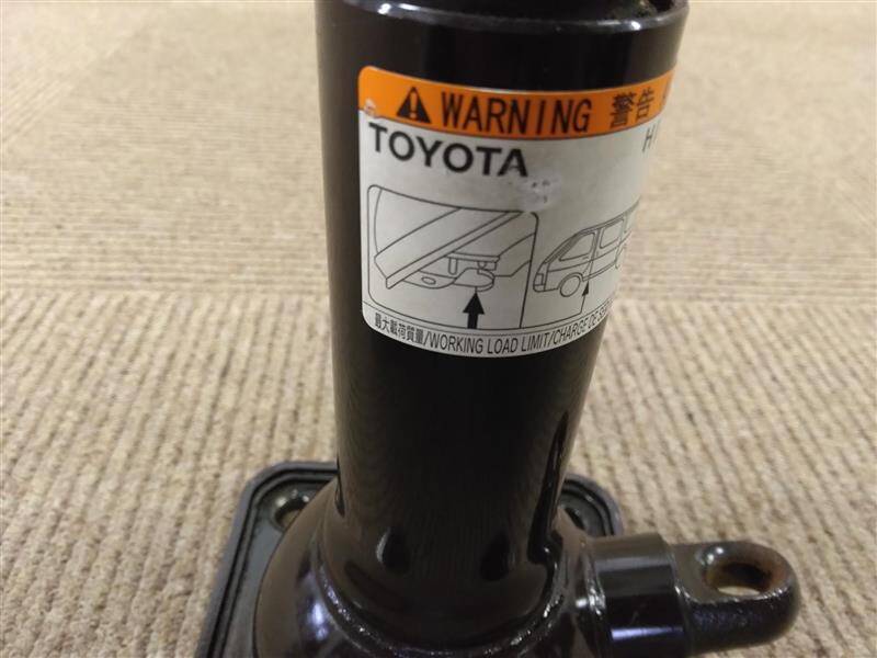 ジャッキ　工具付き　トヨタ　2トン（中古）