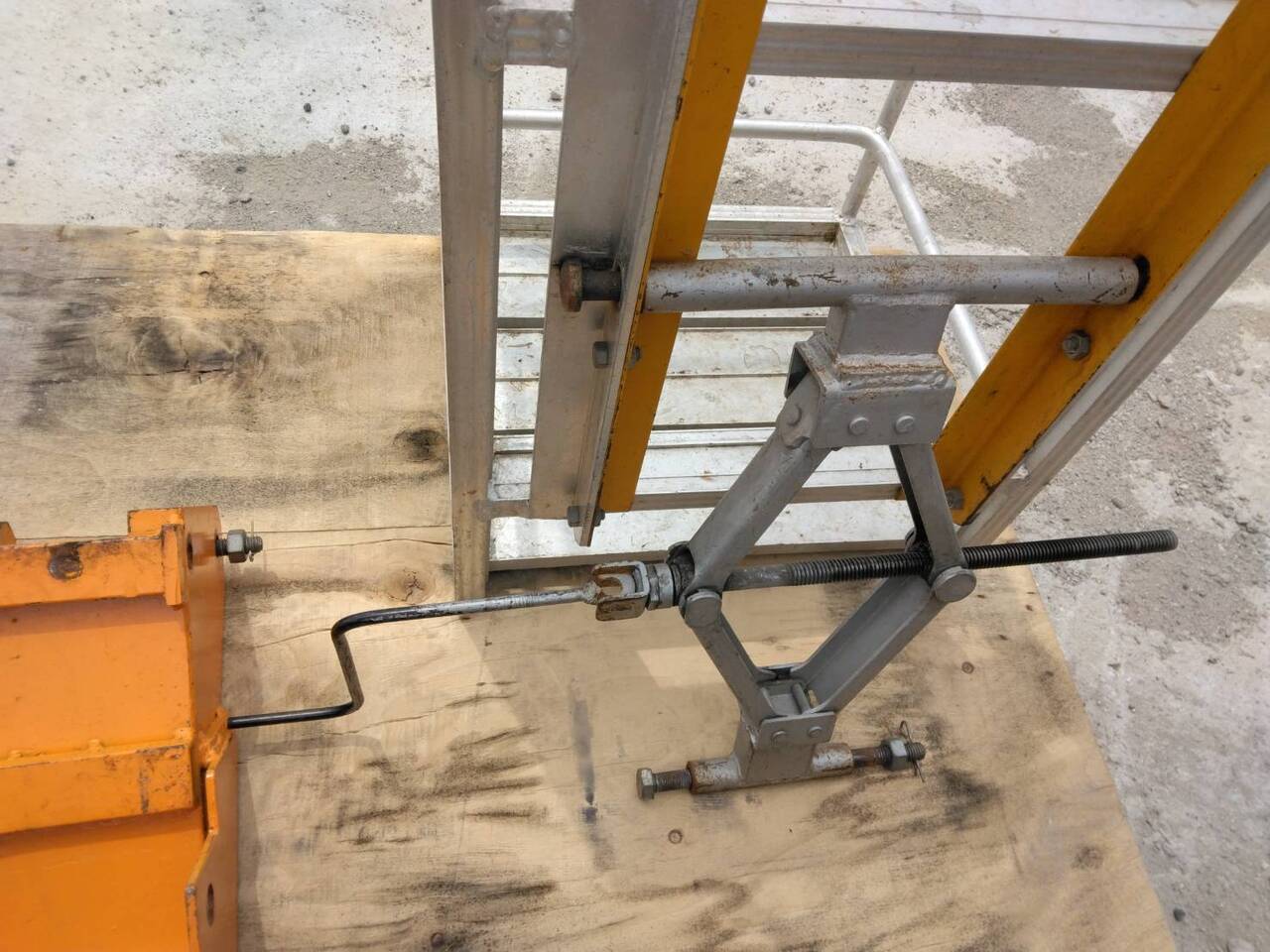 高所作業用　　かご　（中古）