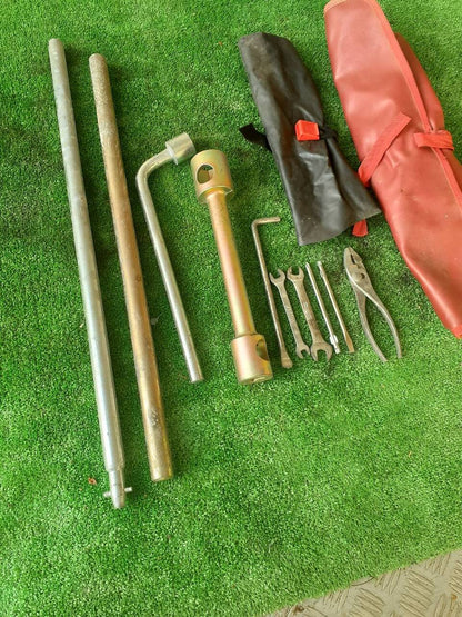 車載工具セット　10点　収納袋付き　（中古）
