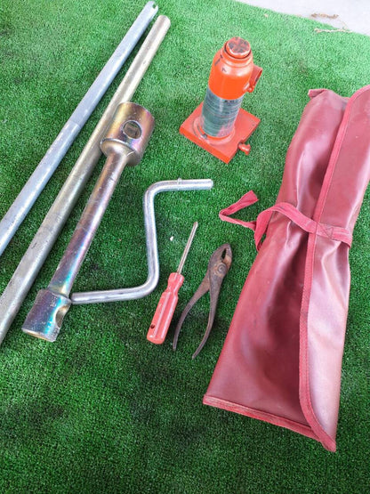 ジャッキ　工具付き　3トン（中古）