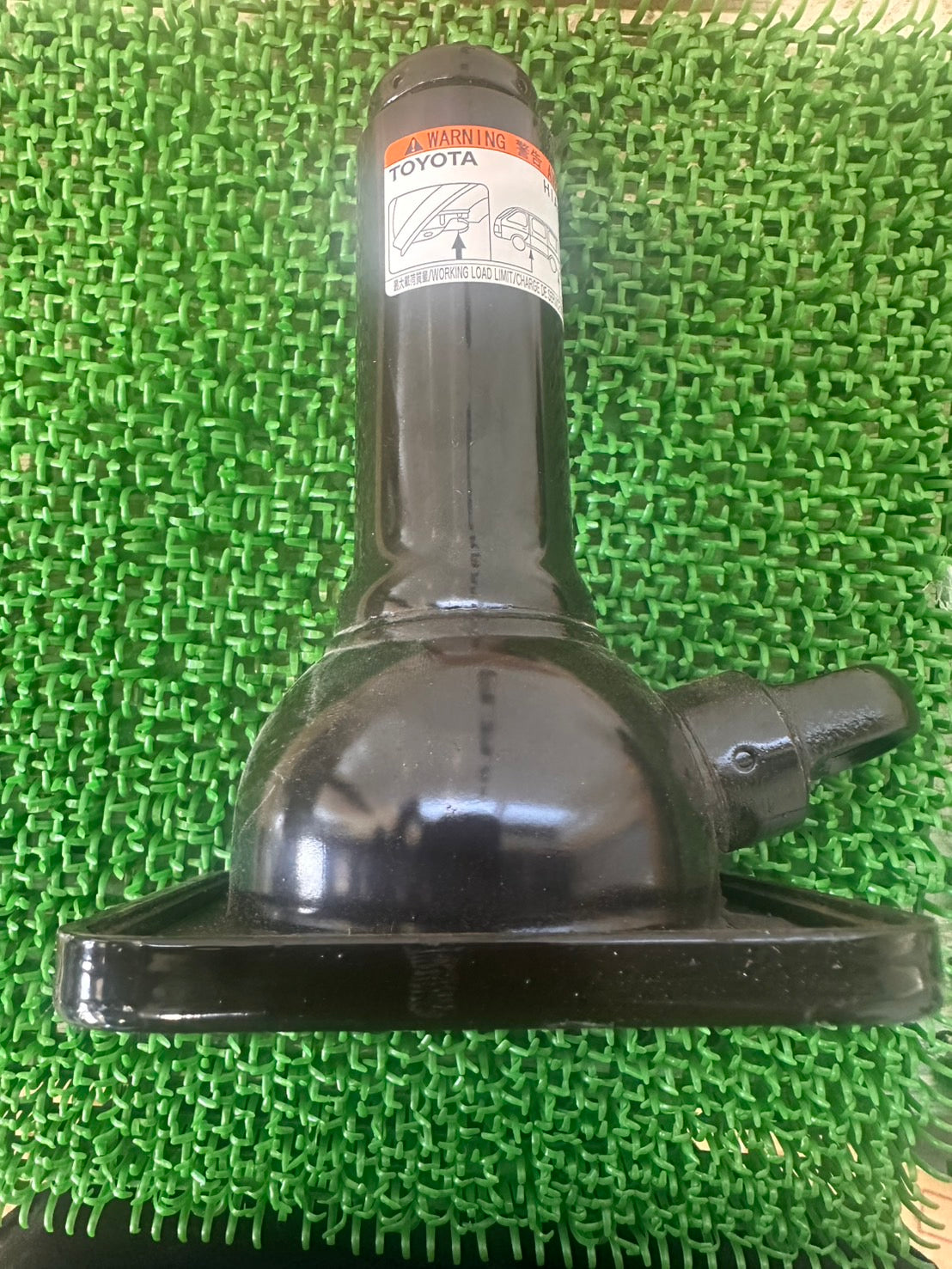 ジャッキ　09111-26170　2トン　トヨタ / ハイエースより回収 （中古）