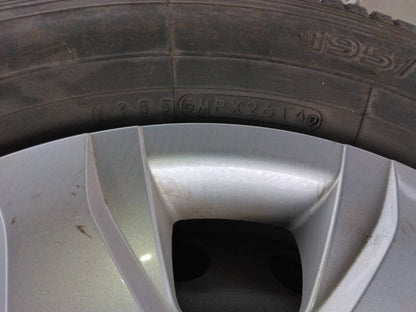 タイヤ 　　スタッドレス4本　195/80R 15 107/105　L LT 　（中古）