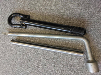 ジャッキ　工具付き 　TOYOTA  　800キロ（中古）