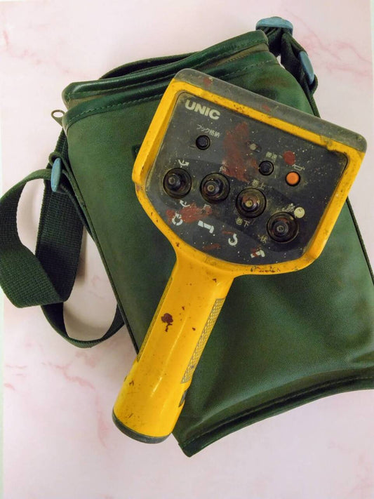 ラジコン　送信機のみ　UNIC　ケース付き（中古）