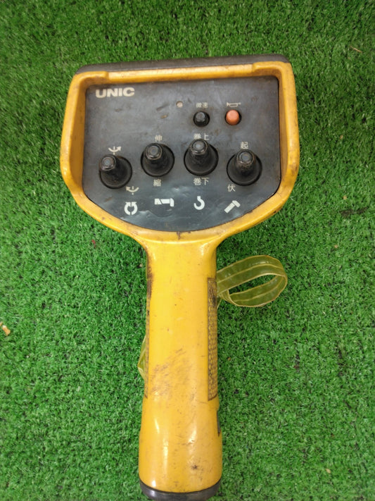 ラジコン　送信機のみ　ユニック　（中古）