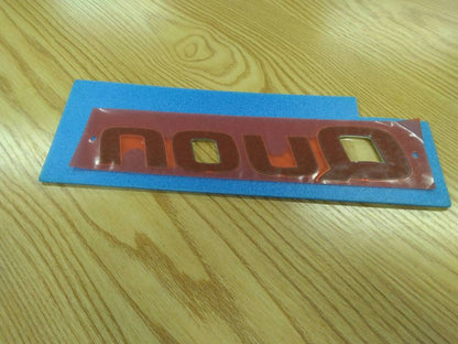 エンブレム　QUONクオン（中古）