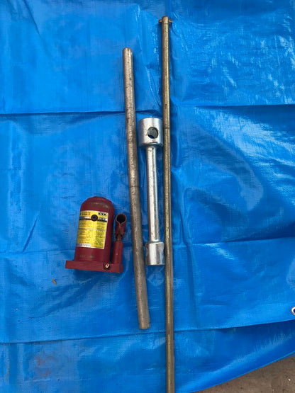 ジャッキ　工具付き　ＫＹＢ４トン　（中古）