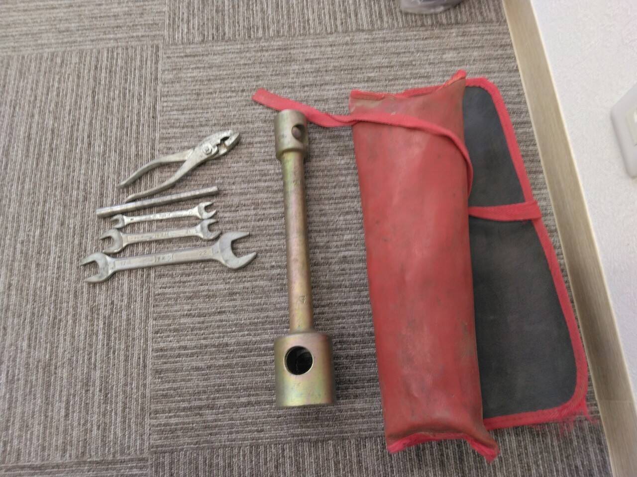 車載工具  ホイールナットレンチ　（中古）