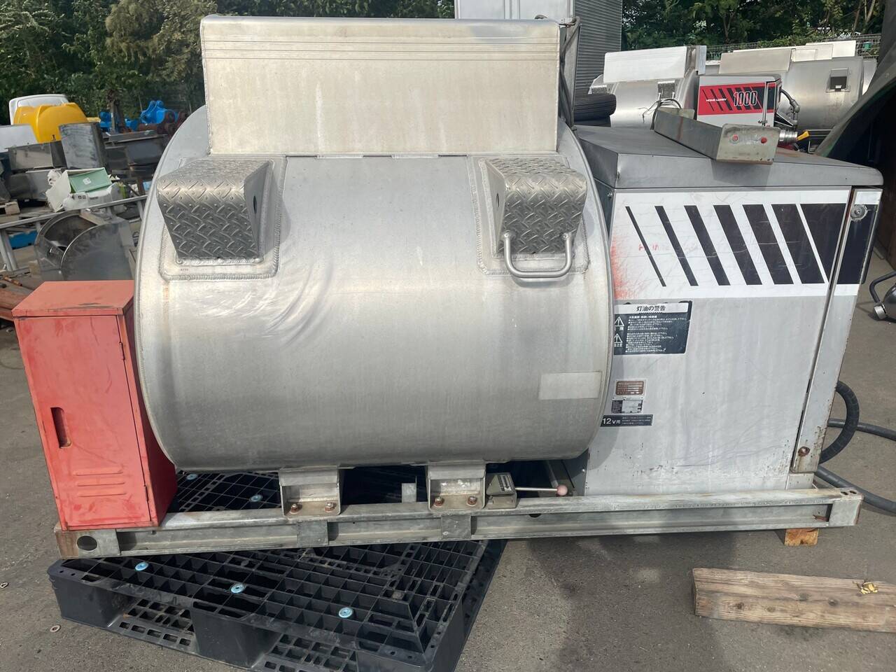 タンク　タンクローリー　タツノ  L10A 容量　950L　【購入前確認可】　（中古）