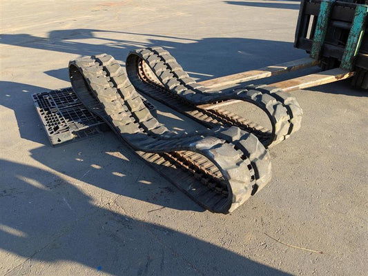 タイヤ　油圧ショベル　ゴムクローラー　2本セット　400x72x72.5P　ユンボHD140SEVで使用（中古）