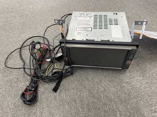ナビ　NVA  HD73110ｗ（中古）