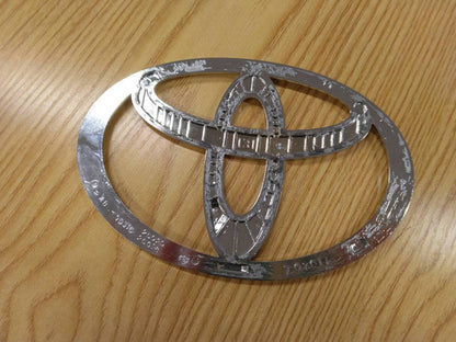 エンブレム  トヨタのエンブレム（中古）