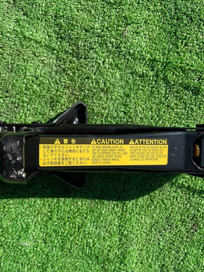 ジャッキ　　工具付き　川崎工業株式会社　1.1トン（中古）