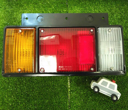 いすゞ エルフ テールランプ　220-21366 SKG-APR85AN  (美品)