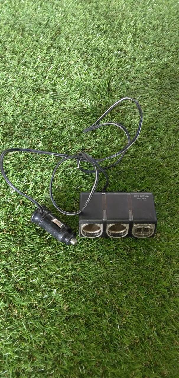 シガーソケット　3分配器 EXEA（中古）