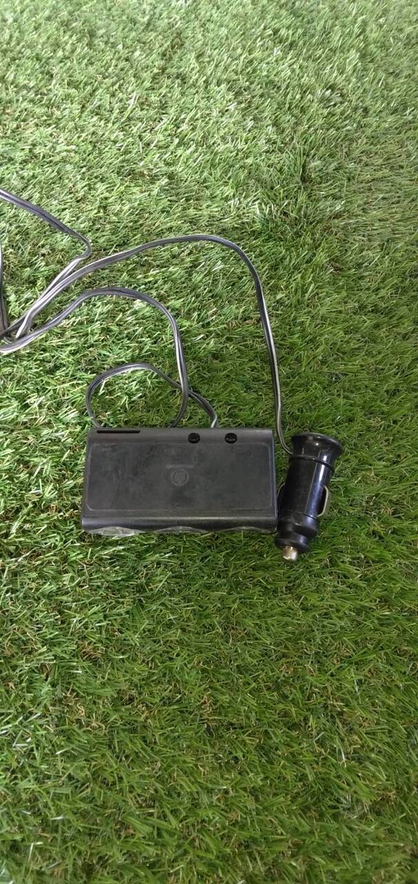 シガーソケット　3分配器 EXEA（中古）