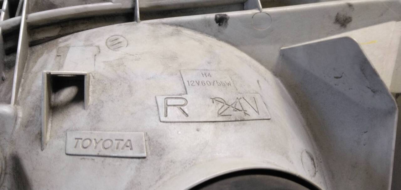 Headlight Toyota Hiace [Right] (Used)