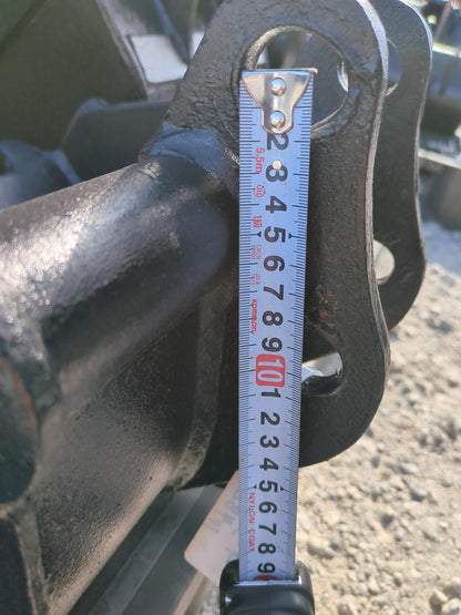 バケット　油圧ショベルバケツ　アーム幅：100mm　ピン径：30mm（中古）