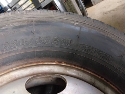 タイヤ　2本　ヨコハマタイヤ　225/85R26（中古）