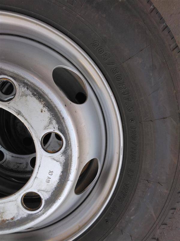 （棚卸まとめ売り）タイヤ　6本　YOKOHAMA　205/80R17.5　LDF-KDY281から取り外し（中古）