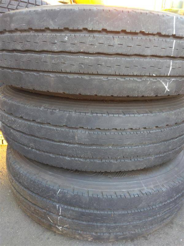 （棚卸まとめ売り）タイヤ　6本　YOKOHAMA　205/80R17.5　LDF-KDY281から取り外し（中古）