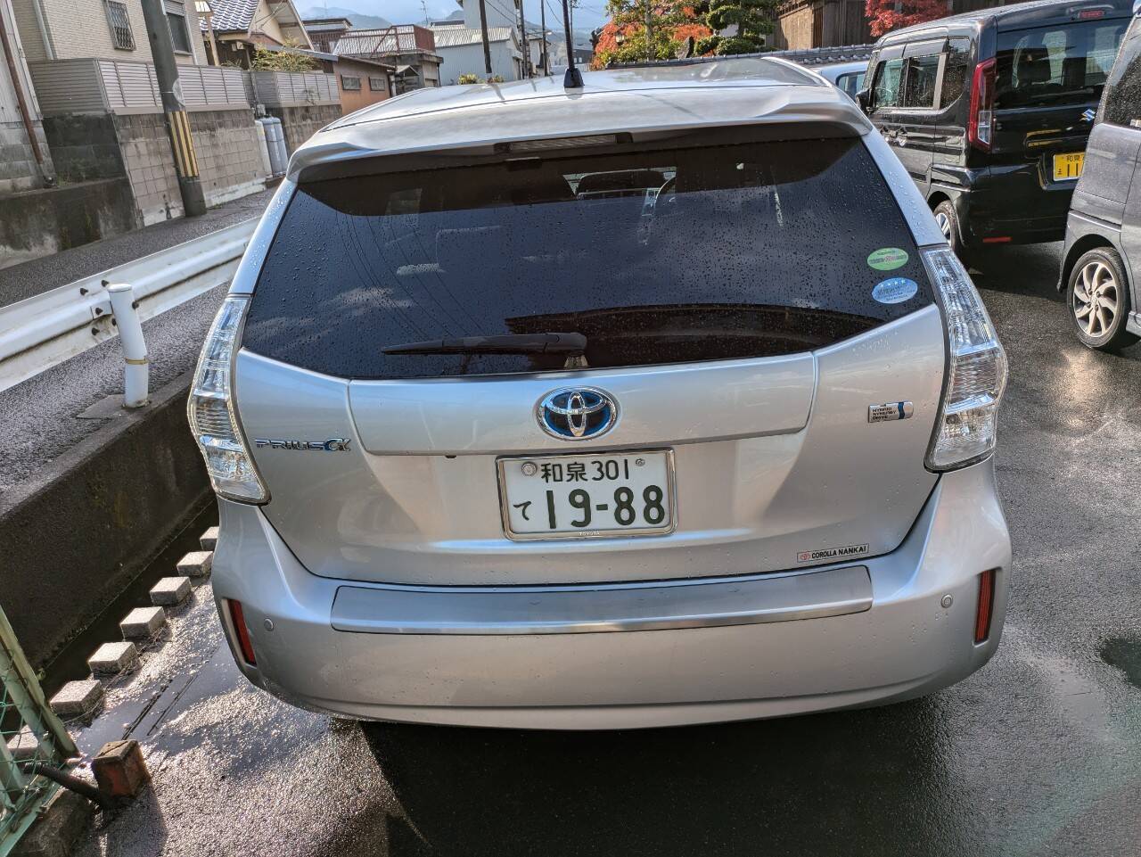 トヨタ　プリウス　　ZVW41-3327699