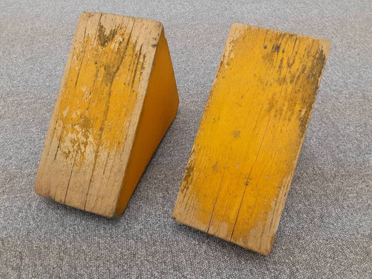 輪留め　（中古）