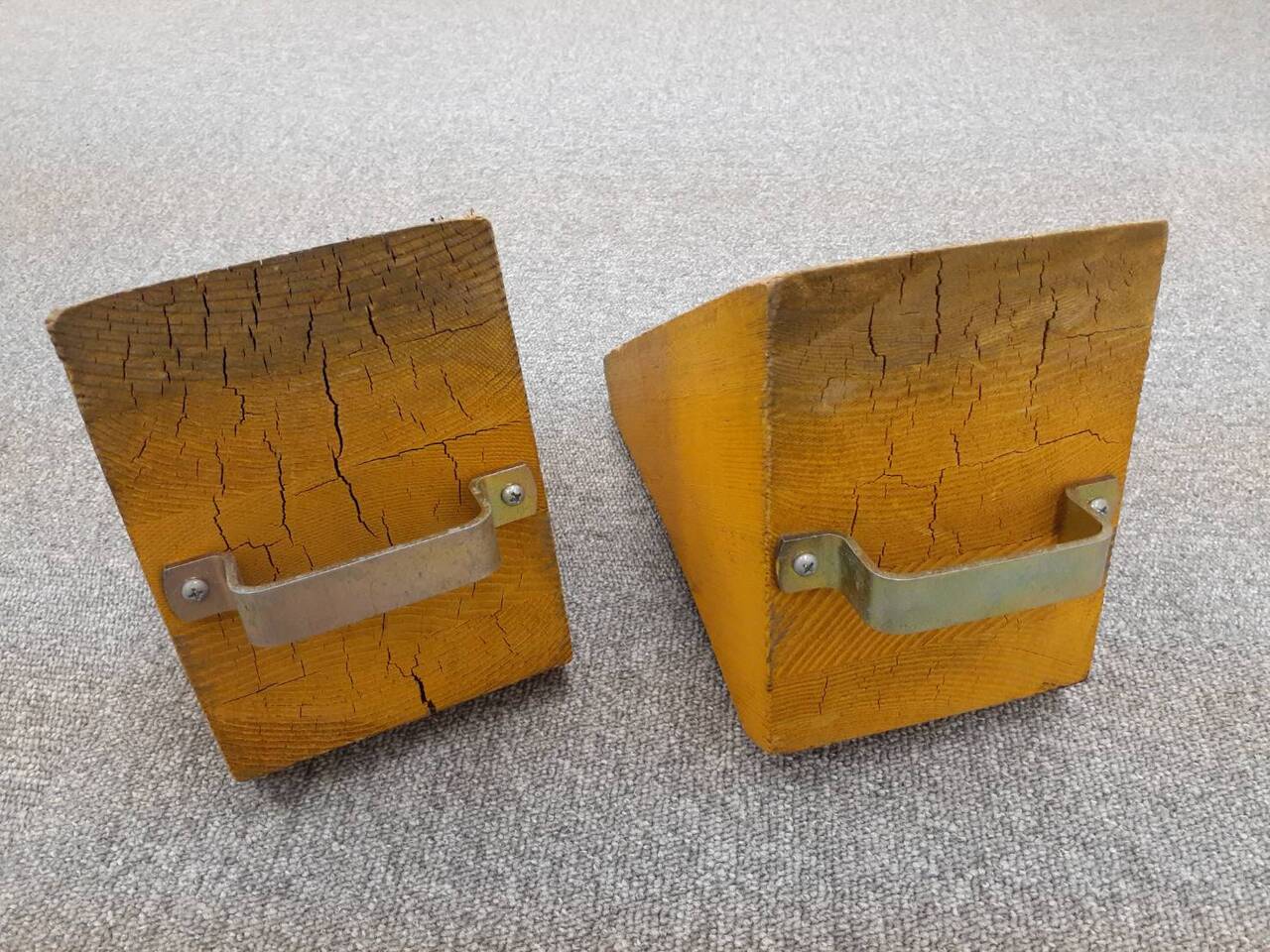 輪留め　（中古）