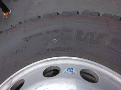 スタッドレスタイヤ　6本　BRIDGESTONE　225/90R17,5　W900（中古）