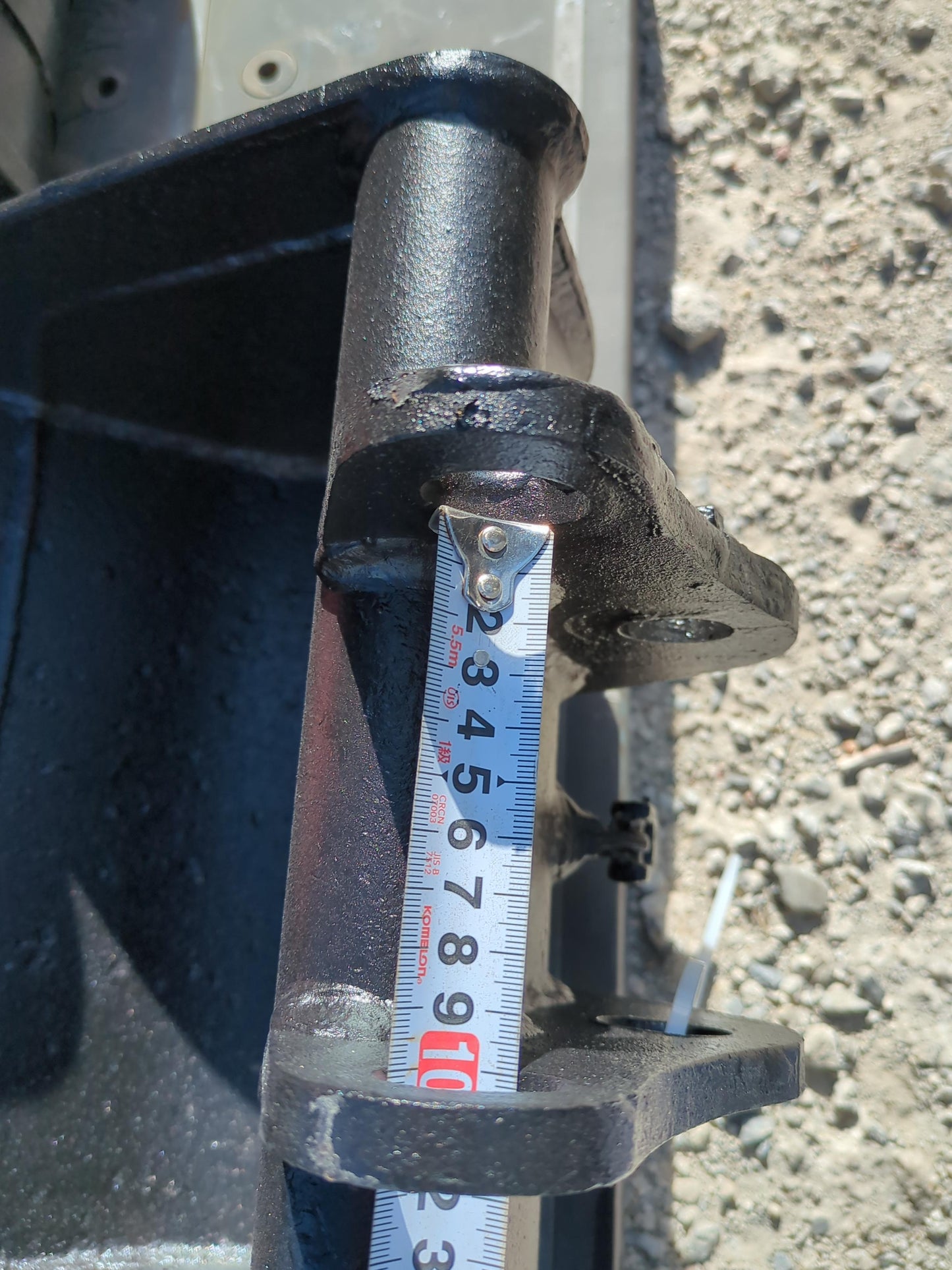 バケット　油圧ショベルバケツ　アーム幅：100mm　ピン径：30mm（中古）