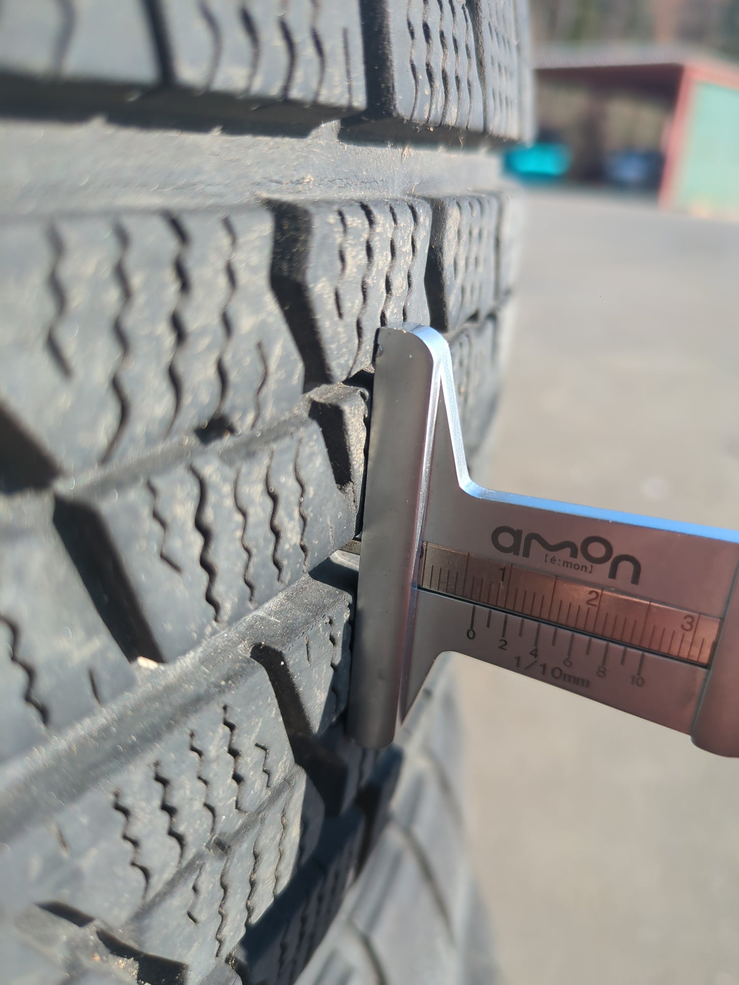 タイヤ　スタッドレス　4本　グッドイヤー　ICE NAVI ZEA II　215/60R16  95Q（中古）