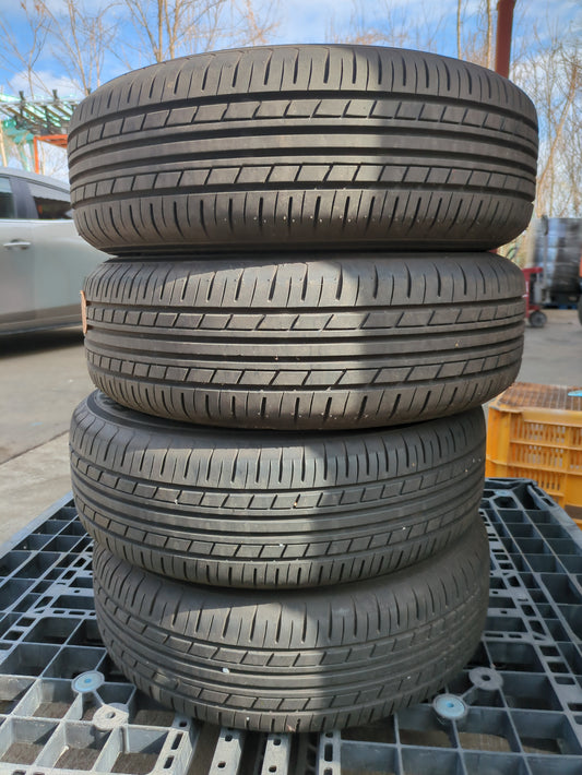 タイヤ　ノーマルタイヤ　4本　YOKOHAMAヨコハマ　175/70R13　EC204（中古）