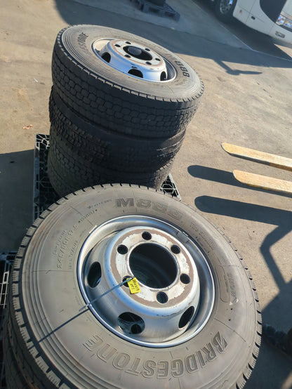 タイヤ　7本　BRIDGESTONE　M888　245/80R17.5　133/131J　残溝約12.4mm（中古）