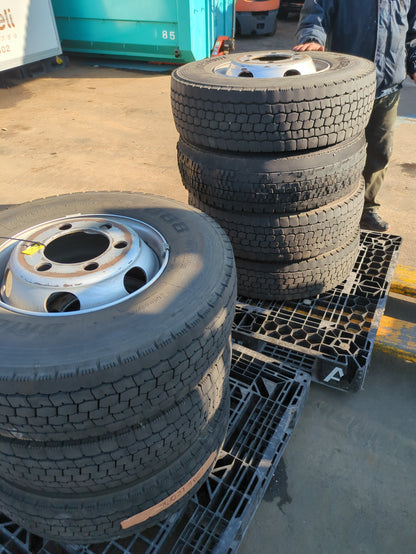 タイヤ　7本　BRIDGESTONE　M888　245/80R17.5　133/131J　残溝約12.4mm（中古）
