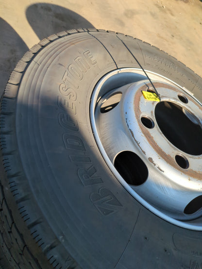 タイヤ　7本　BRIDGESTONE　M888　245/80R17.5　133/131J　残溝約12.4mm（中古）