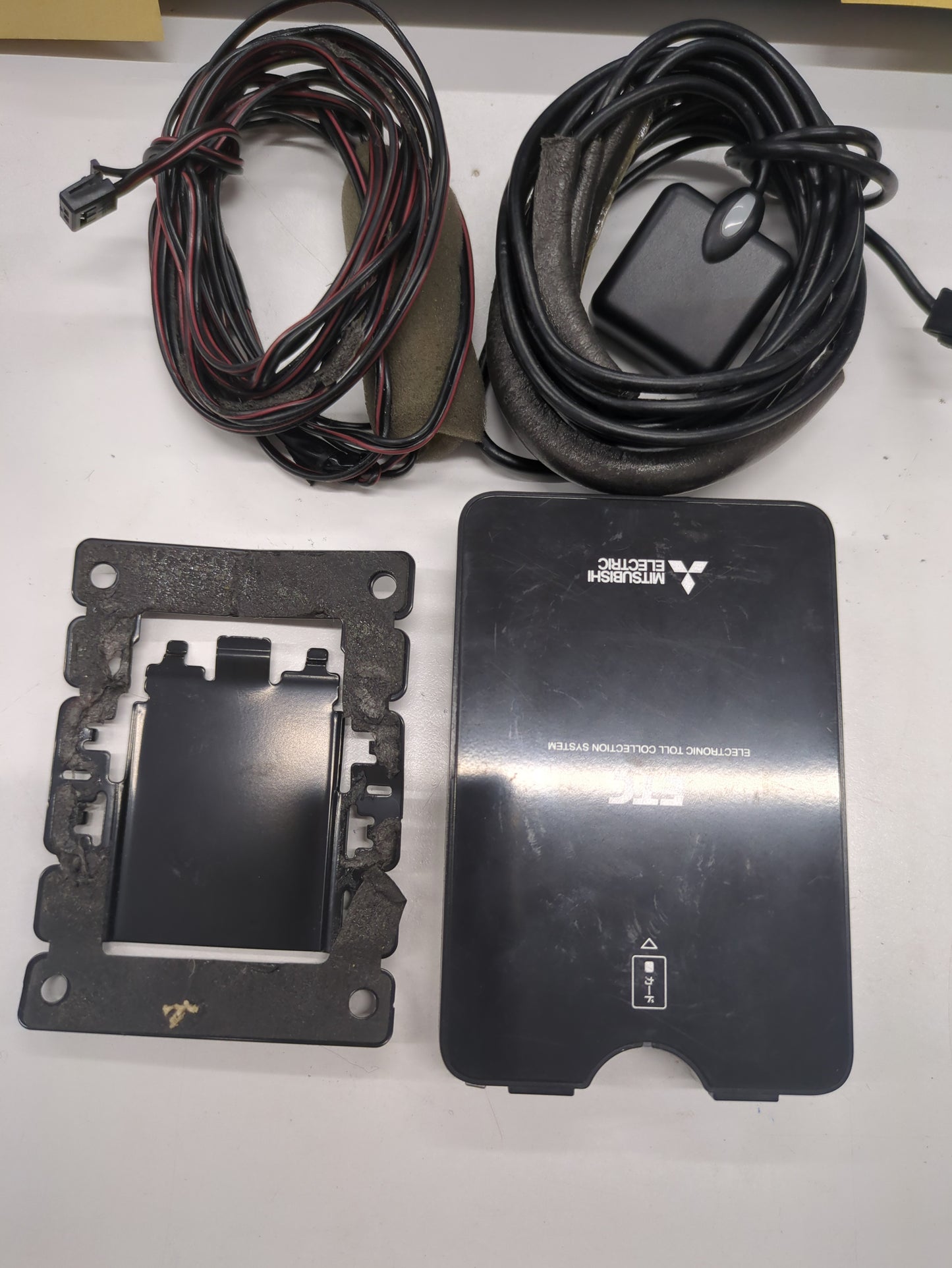 三菱電機 ETC車載器 EP9U716V ケーブル・アンテナ付 (中古）