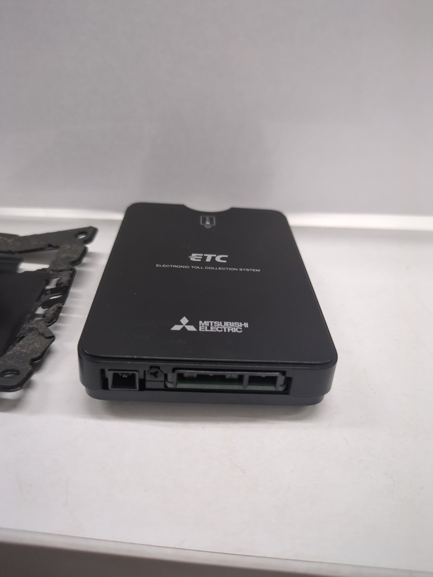三菱電機 ETC車載器 EP9U716V ケーブル・アンテナ付 (中古）