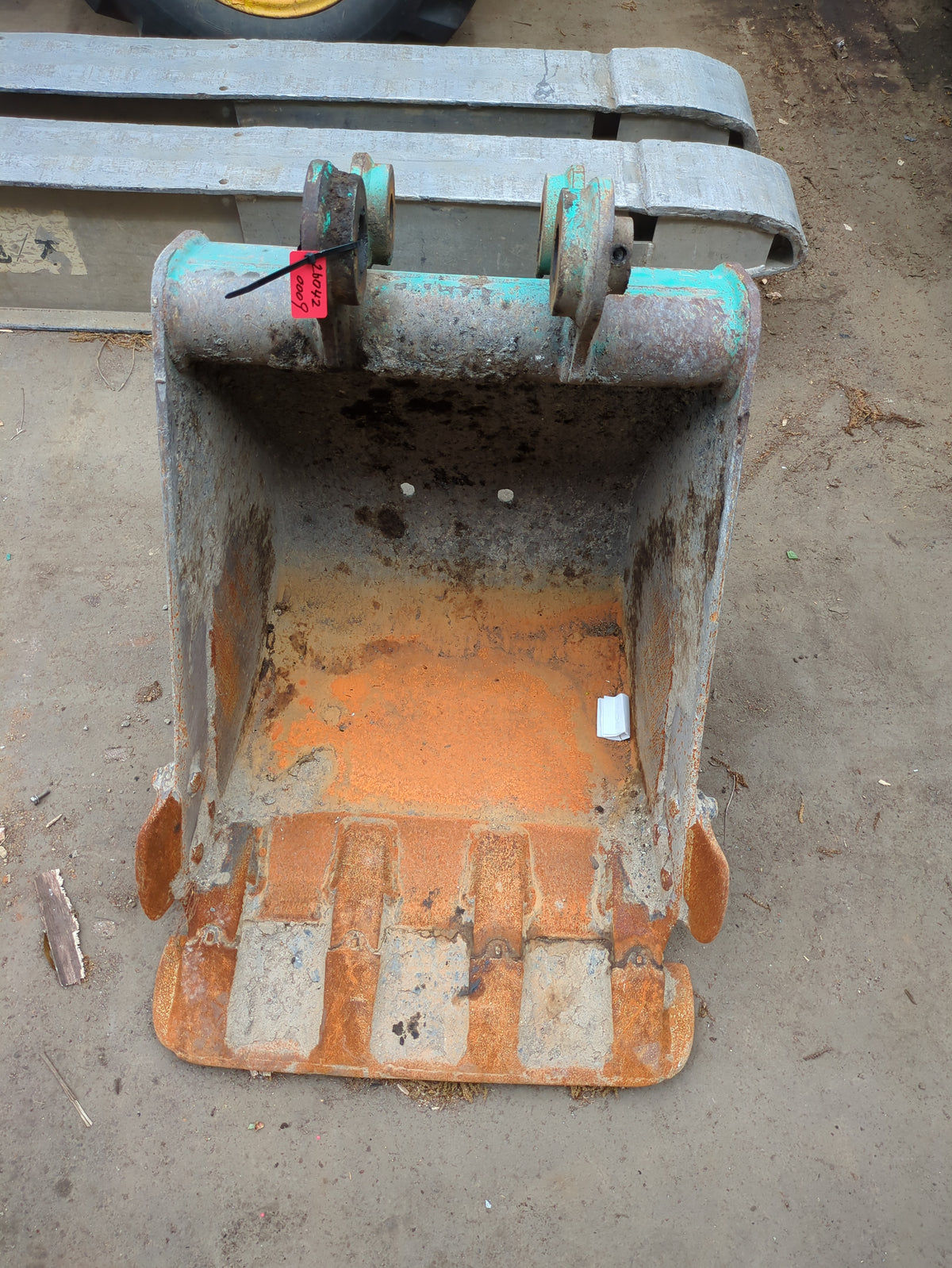 Bucket arm width: 160mm Pin diameter: 45mm Removed from Vio40-5B (used)
