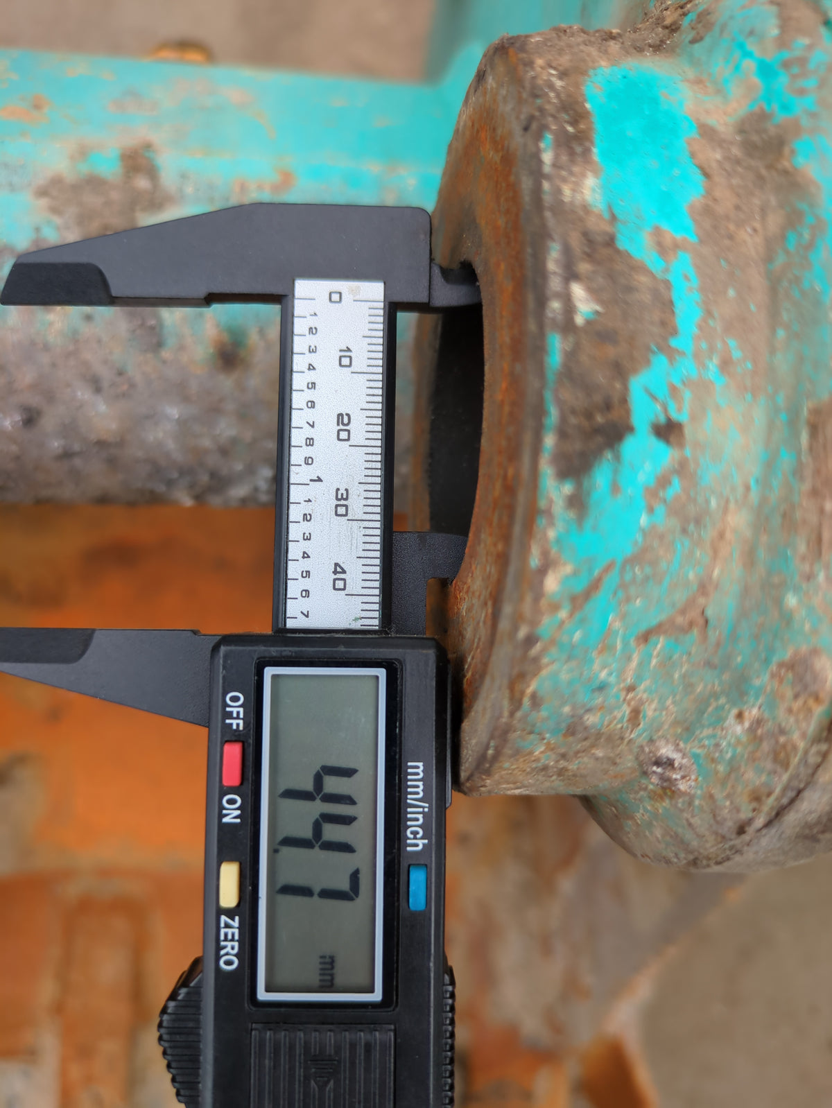 Bucket arm width: 160mm Pin diameter: 45mm Removed from Vio40-5B (used)
