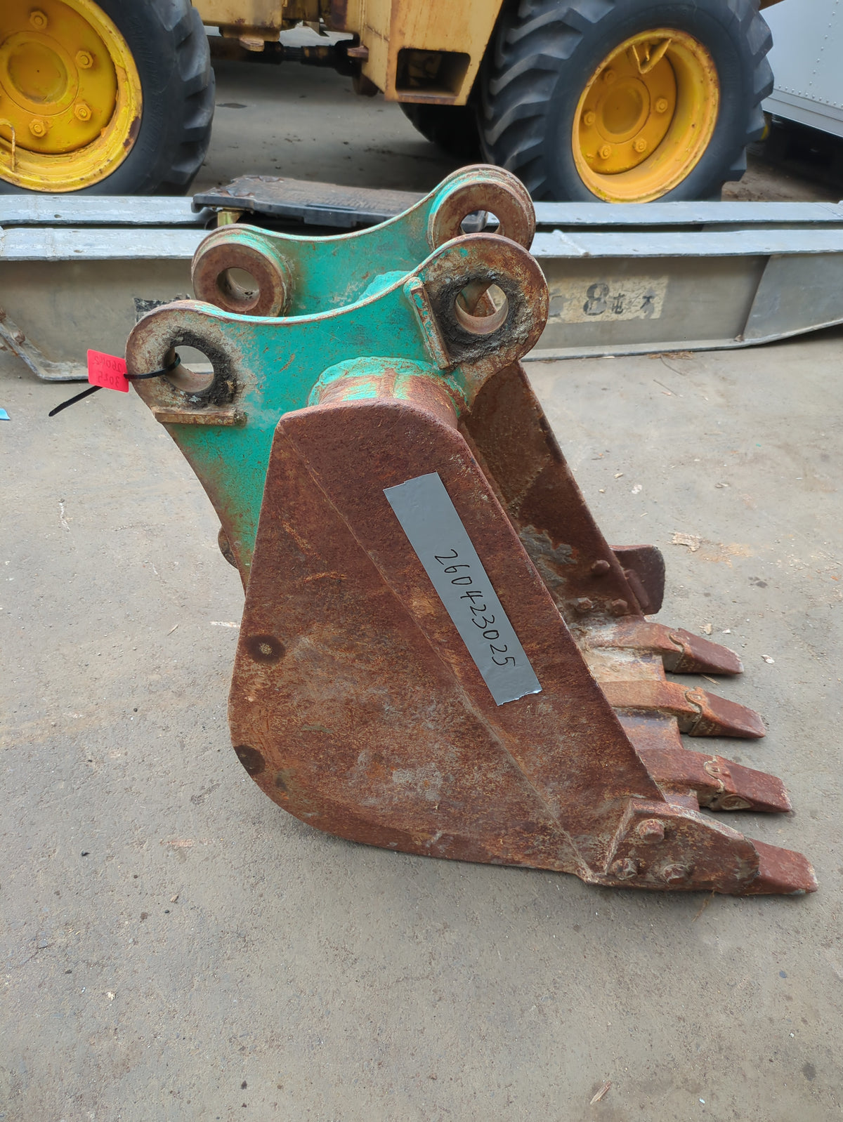 Bucket Arm width: 170mm Pin diameter: 45mm (Used)