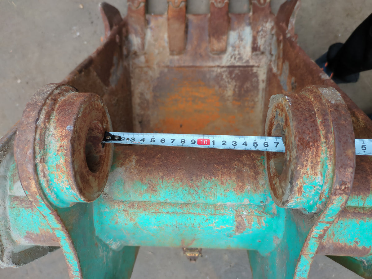 Bucket Arm width: 170mm Pin diameter: 45mm (Used)