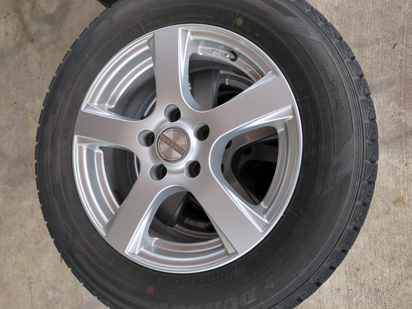 タイヤ　ノーマルタイヤ ４本　 DUNLOP　 U2MA　206/66R16　060 （中古）