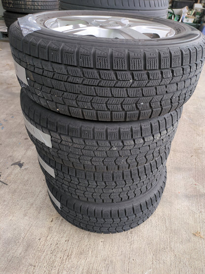 タイヤ　ノーマルタイヤ ４本　 DUNLOP　 U2MA　206/66R16　060 （中古）