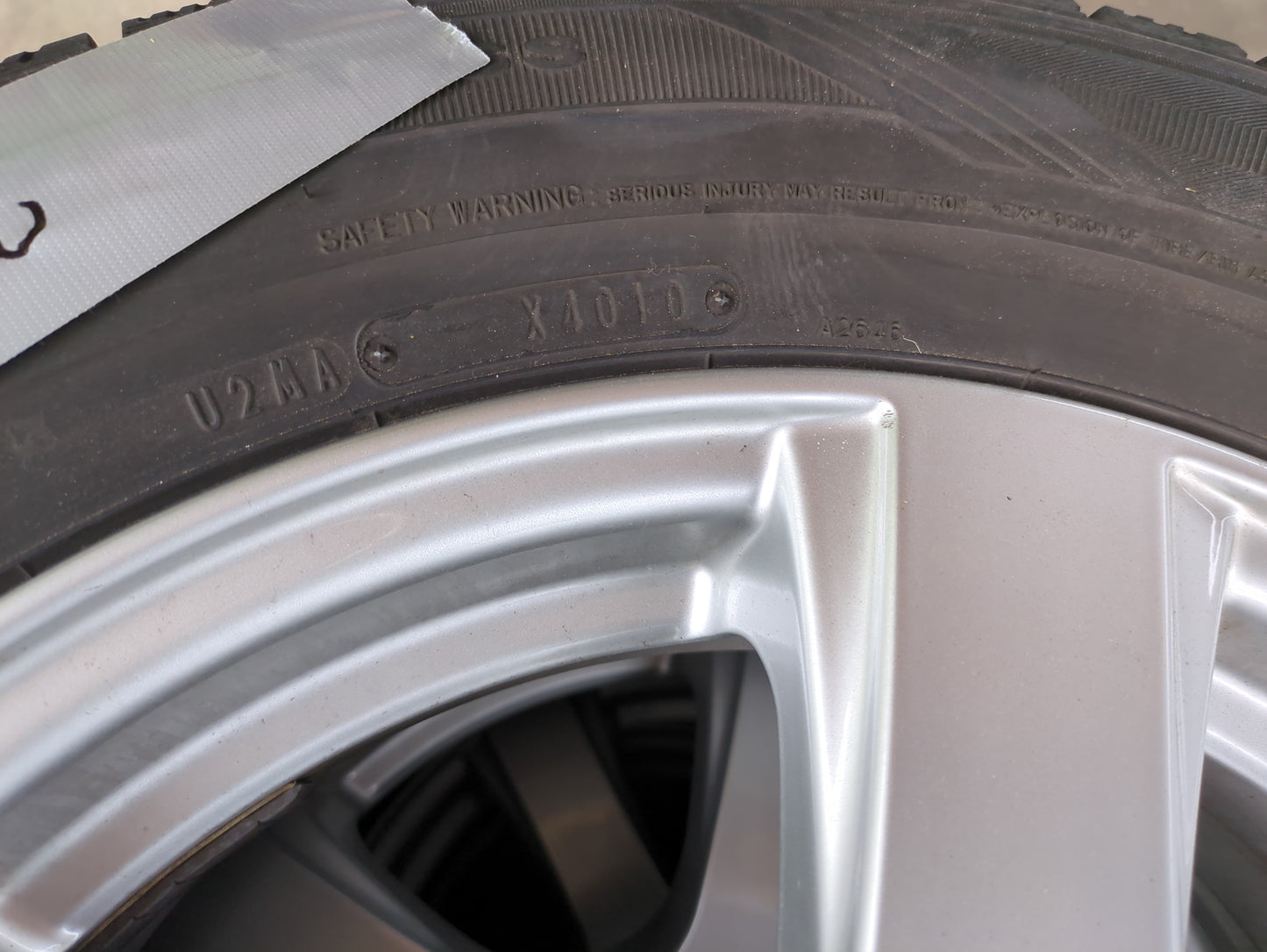 タイヤ　ノーマルタイヤ ４本　 DUNLOP　 U2MA　206/66R16　060 （中古）